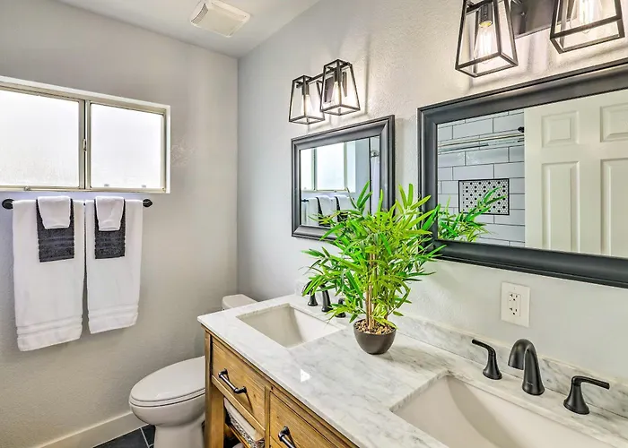 Holiday home Group Getaway In < 1 Mi To Westgate! Glendale