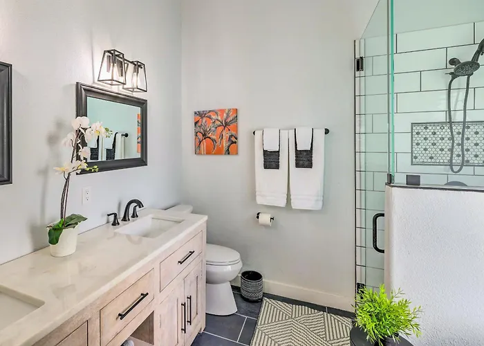 Group Getaway In < 1 Mi To Westgate! Glendale
