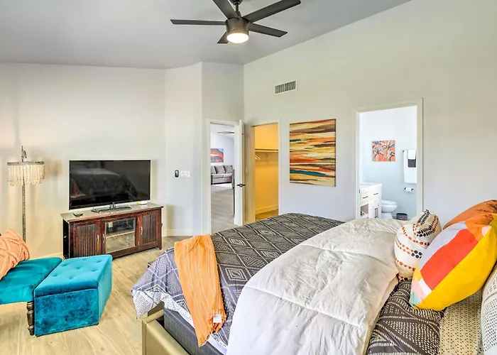 Group Getaway In < 1 Mi To Westgate! * Glendale