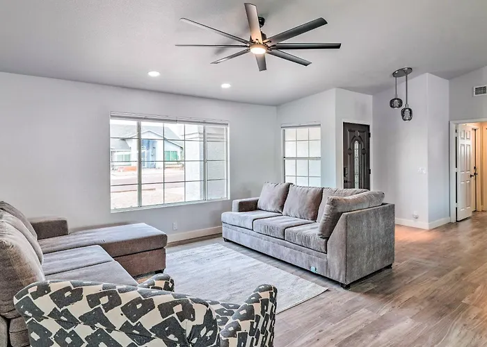 Holiday home Group Getaway In < 1 Mi To Westgate!