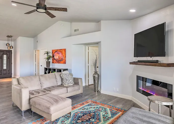 Group Getaway In < 1 Mi To Westgate! Holiday home Glendale