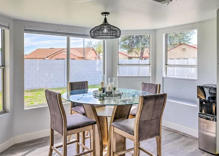 Holiday home Group Getaway In < 1 Mi To Westgate! Glendale